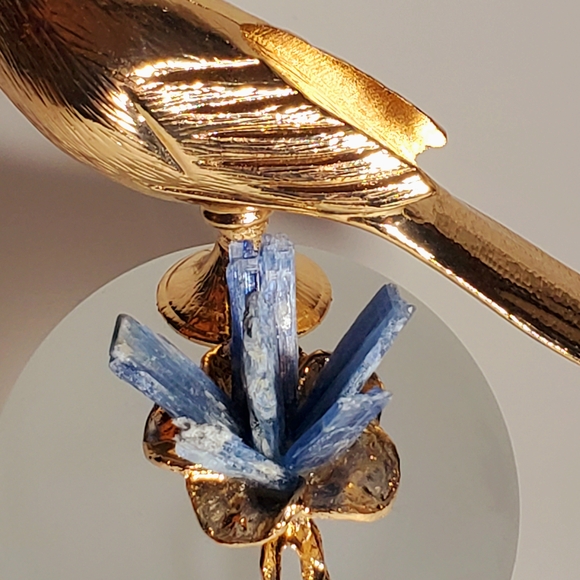 Modern Minimalist Art Glass Sculpture with Gold Tone Bird  & Quartz Gemstones - Picture 3 of 11